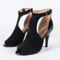 This peep‑toe stiletto sandal adopts suede‑patent leather splicing design with ankle buckle closure, available in burgundy and black. It fits both formal office occasions and elegant banquet events.